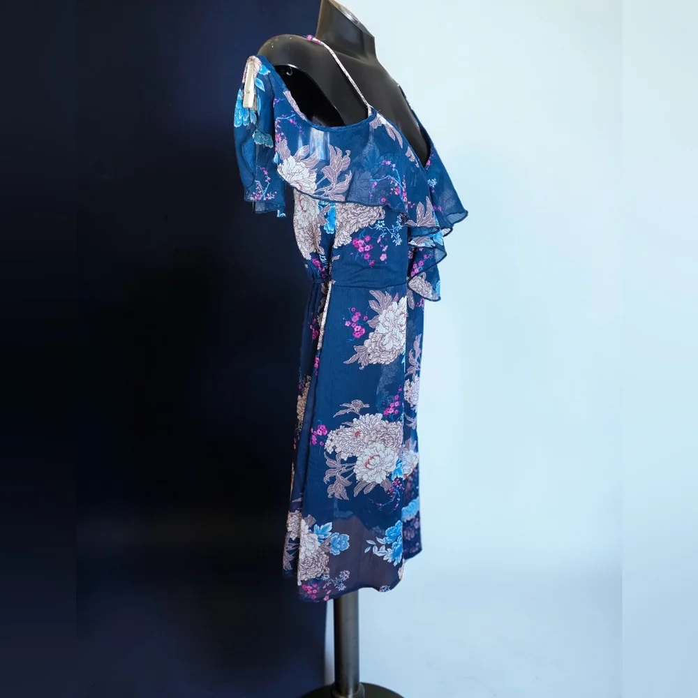 🆕️ Xhilaration Cold Shoulder Faux Wrap Floral Blue Ruffle Dress Size M - Picture 6 of 12